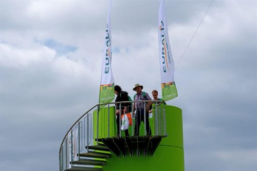 Mobile Event-Tower bboxx Turm by Veloform impressive trade fair stand