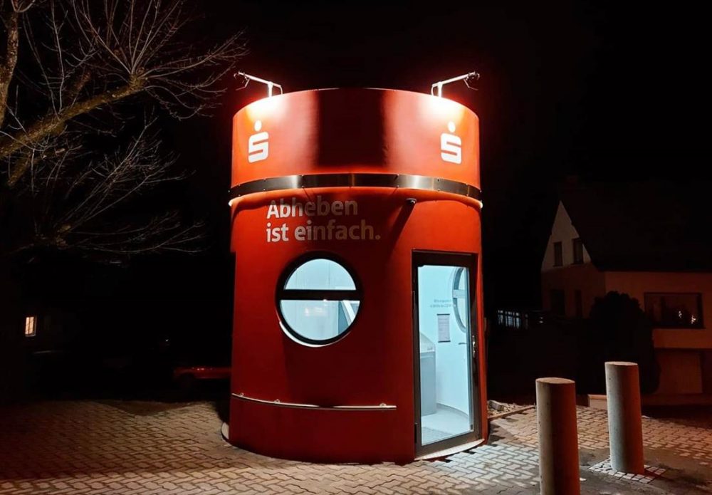 1 bboxx Geldautomat Foyer PLUS Kreissparkasse Vulkaneifel Stadtkyll