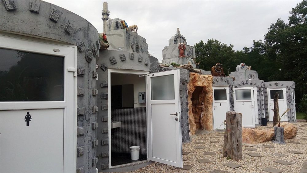 Veloform bboxx mobile toilet at Marina Coswig Spa